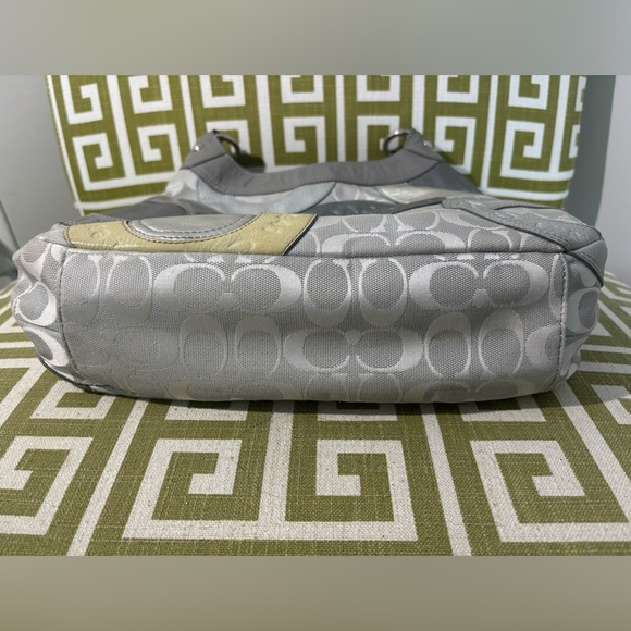 Genuine Coach Silver & Gray Leather Logo And Signature Fabric Handbag & Wristlet - Picture 15 of 16